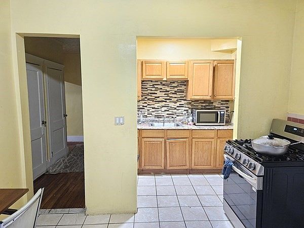 1st image of 71 Astoria St #2