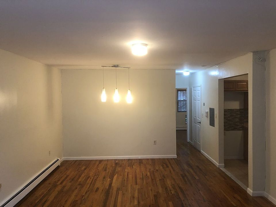 2nd image of 2114 Mapes Ave #2