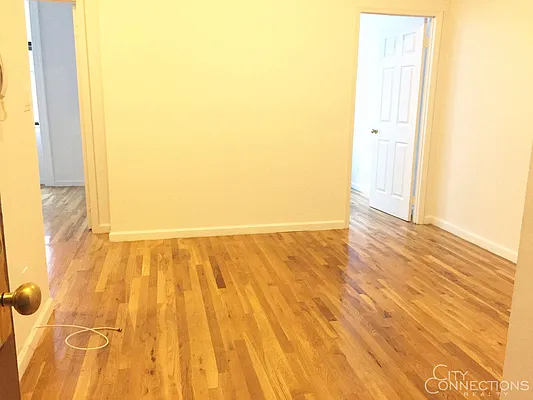 Rented by City Connections Realty | media 11