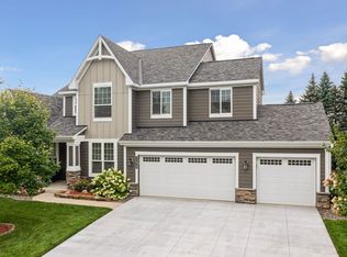 11318 Hackberry Ln, Osseo, MN 55369