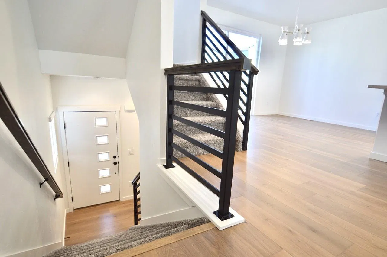 3 bed, 2.5 bath, 2024 sqft, $2,575 — Photo 4