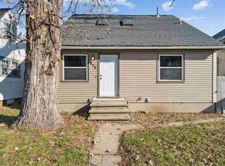 872 Center Point Rd NE, Cedar Rapids, IA 52402