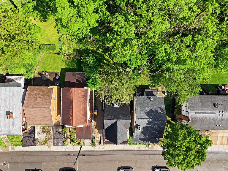 2725 Connecticut Ave — Photo 35