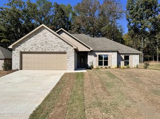 737 Magnolia Point Cir, Pearl, MS 39208
