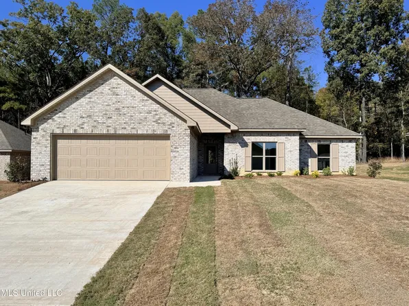 737 Magnolia Point Cir, Pearl, MS 39208