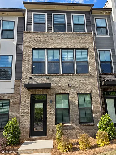 912 Broad River Ln Photo 1