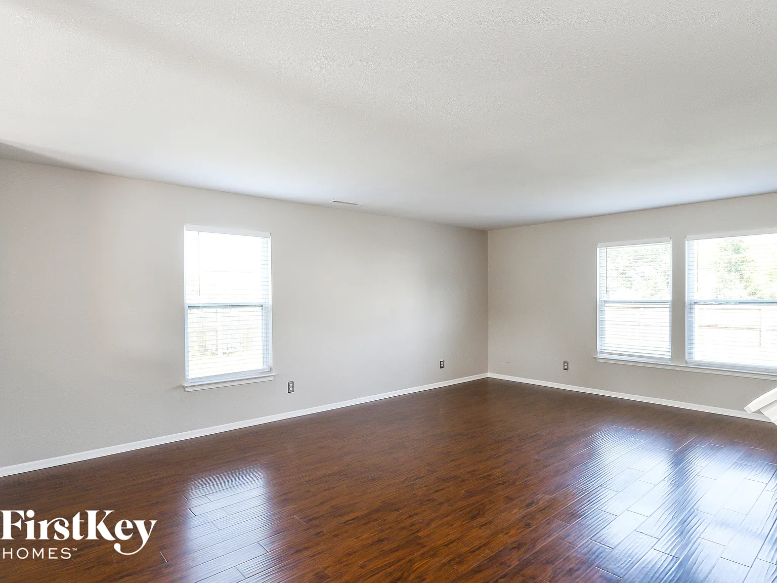 3 bed, 2.5 bath, 2426 sqft, $2,875 — Photo 2