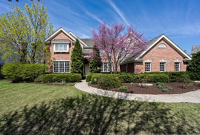 1st image of 1910 W Southmeadow Ln