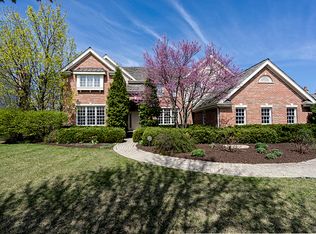 1910 W Southmeadow Ln, Lake Forest, IL 60045