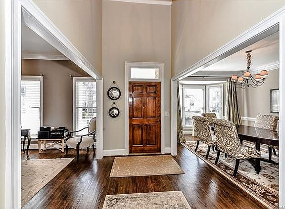 3rd image of 7925 Elphin Ct