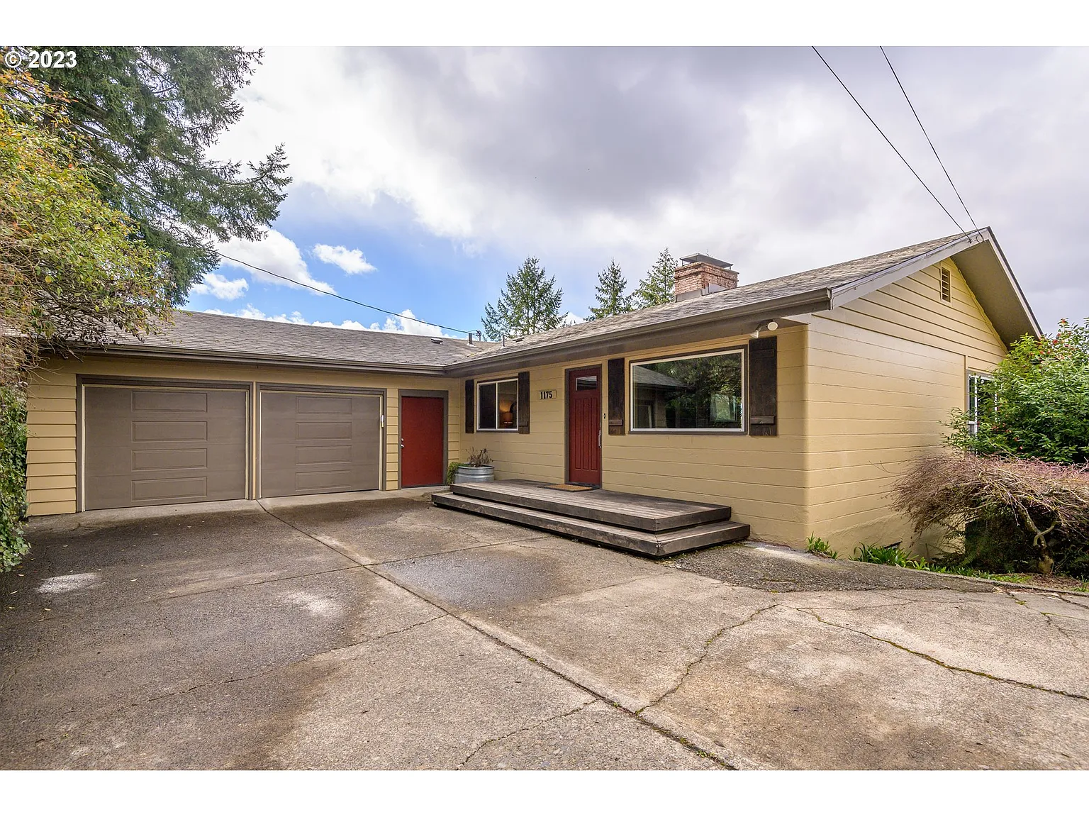 1175 Lorane Hwy photo 1