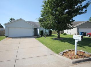 889 W Pecan Ln, Nixa, MO 65714