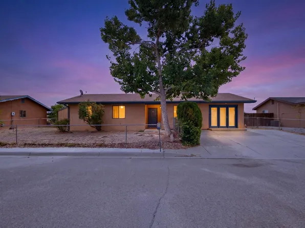 824 Gallahad St SW, Los Lunas, NM 87031