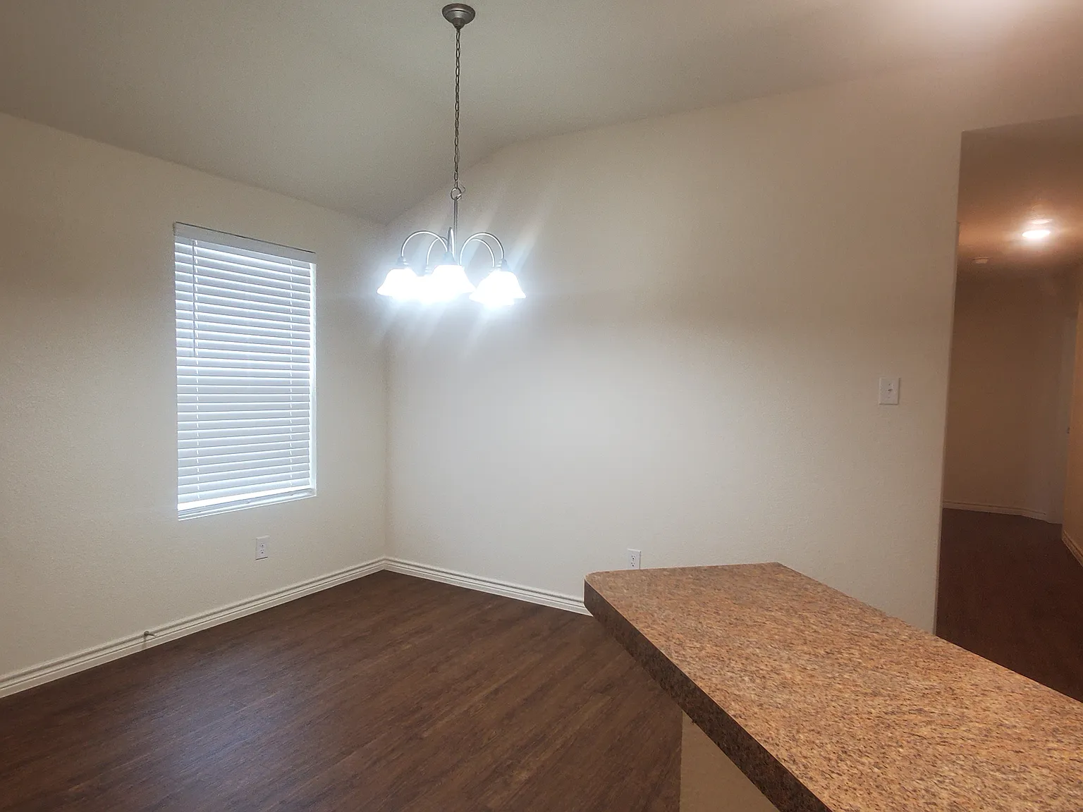 3 bed, 1267 sqft, $1,250 — Photo 4