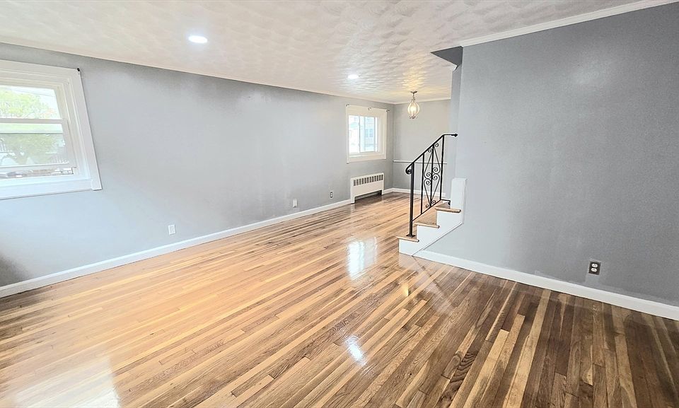 1st image of 11 Stow Rd