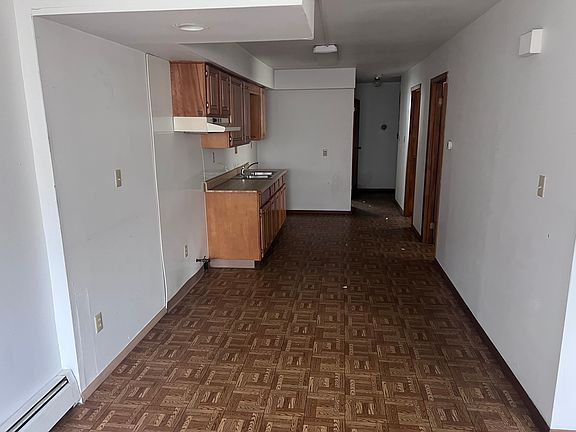 2nd image of 658 Oliver St #1