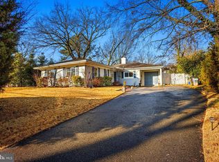 404 Cambridge Rd, Alexandria, VA 22314