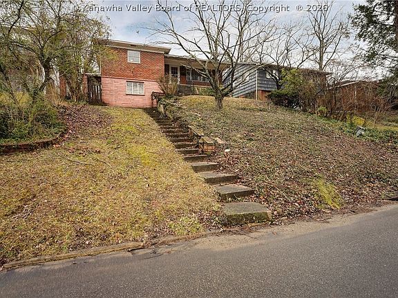 2nd image of 934 Park St