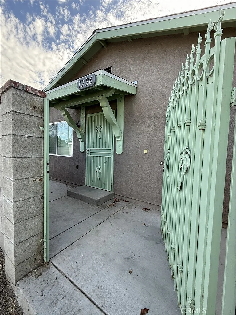 3 bed, 2227 sqft, $3,300 — Photo 4