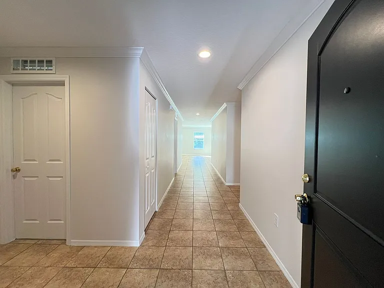 13740 Laranja St — Photo 2