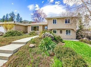 933 Bellview Ave, Ashland, OR 97520