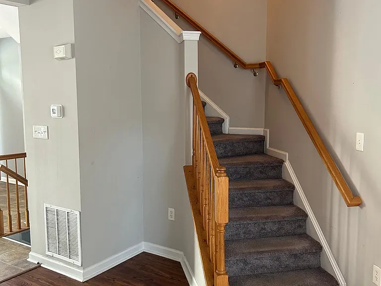 9602 Woodview Dr — Photo 4