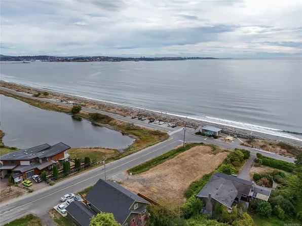 3306 Ocean Blvd, Colwood, BC V9C 1W6