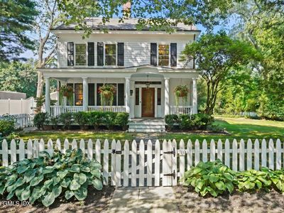 33 Mead Ave, Cos Cob, CT, 06807