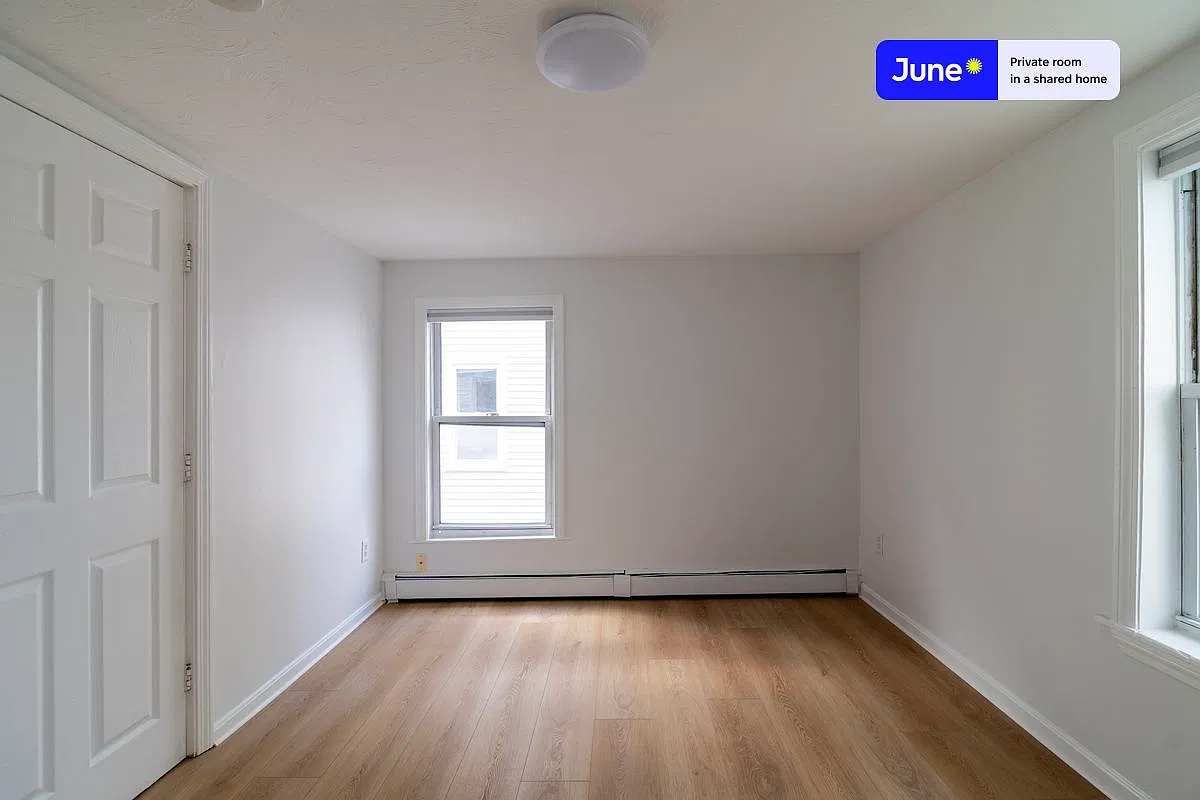 83 Winter St — Photo 2