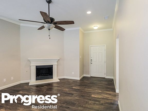 3rd image of 404 Meadow Ln