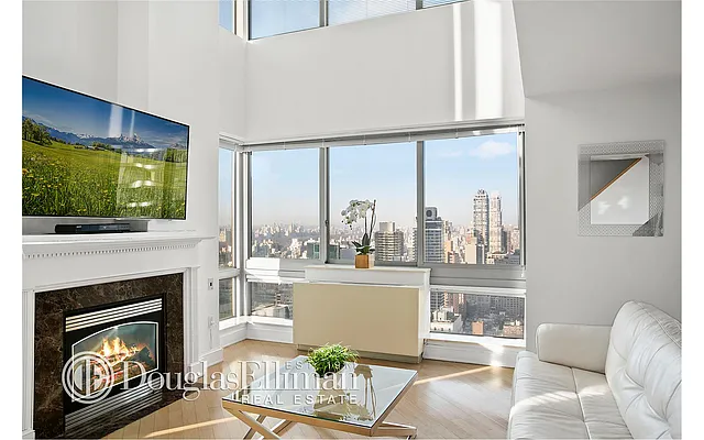 Sold by Douglas Elliman | media 15