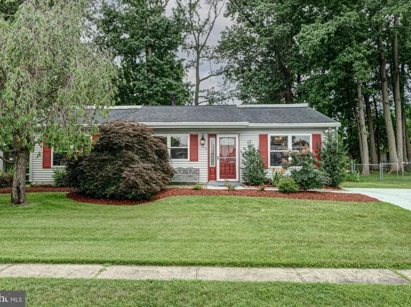 122 Medley Dr, Newark, DE 19713