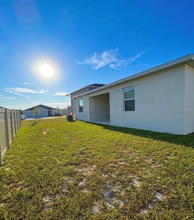 4 bed, 3.0 bath, 2150 sqft, $2,700 — Photo 4