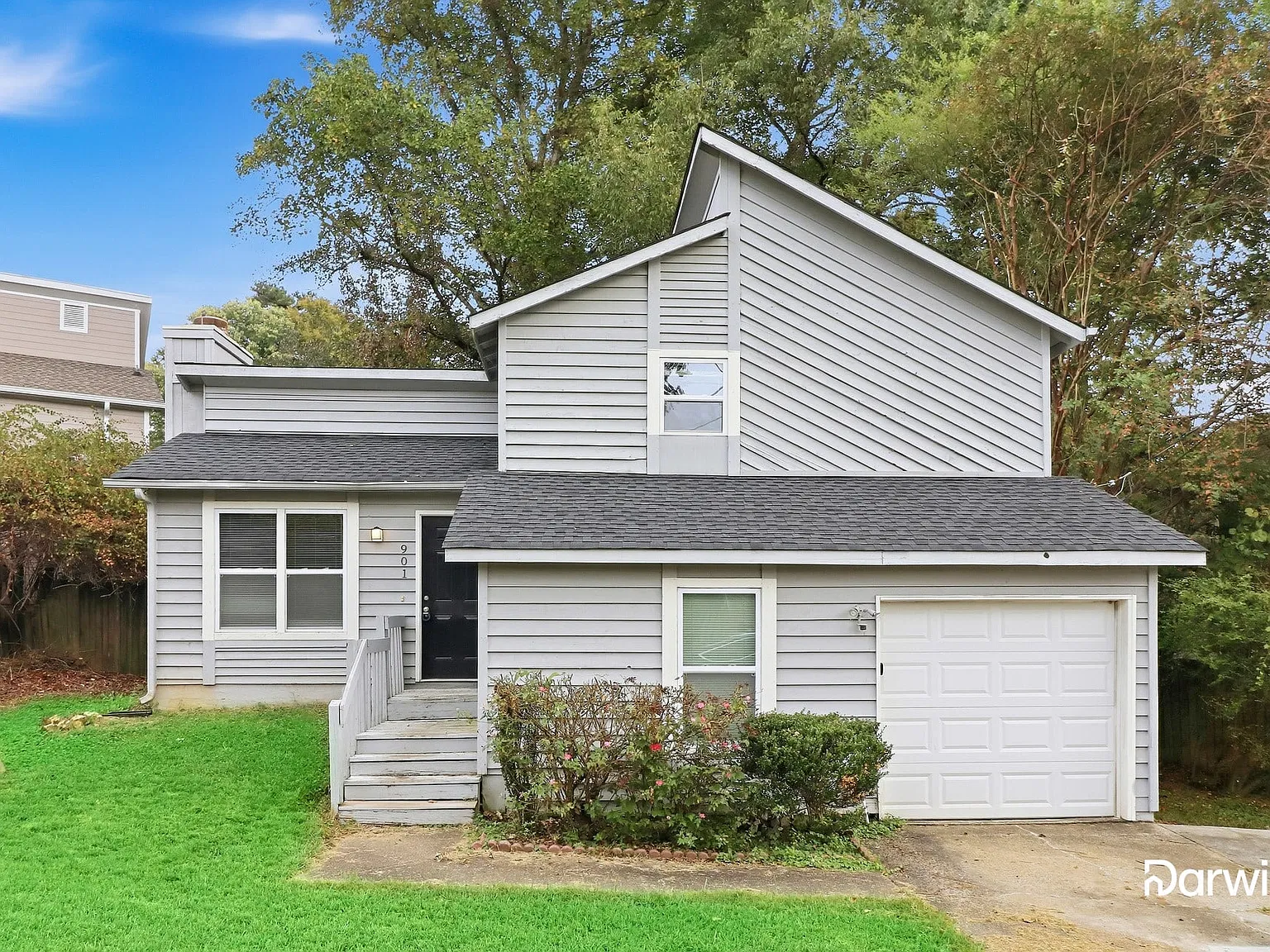 3 bed, 2.0 bath, 968 sqft, $1,885 — Photo 1