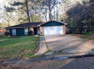 131 Fox Run Dr, Jackson, MS 39212