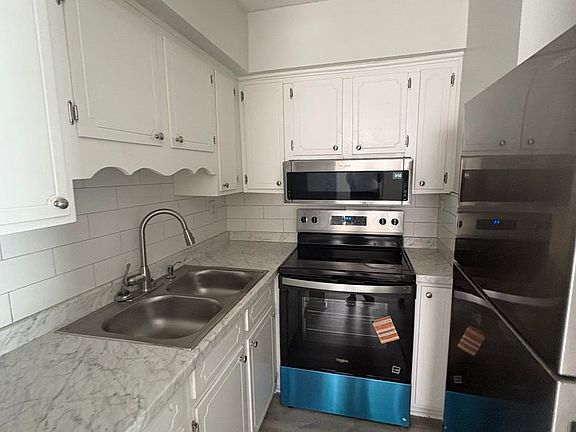 4th image of 3600 Mosby Dr #3630