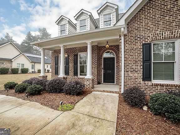 3rd image of 254 Pointe Pl