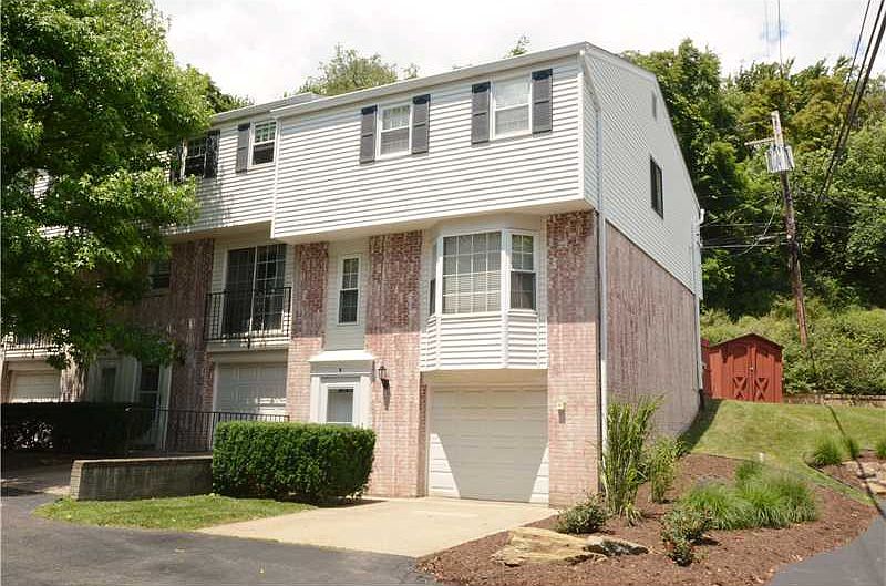 1st image of 9 Crestwood Dr