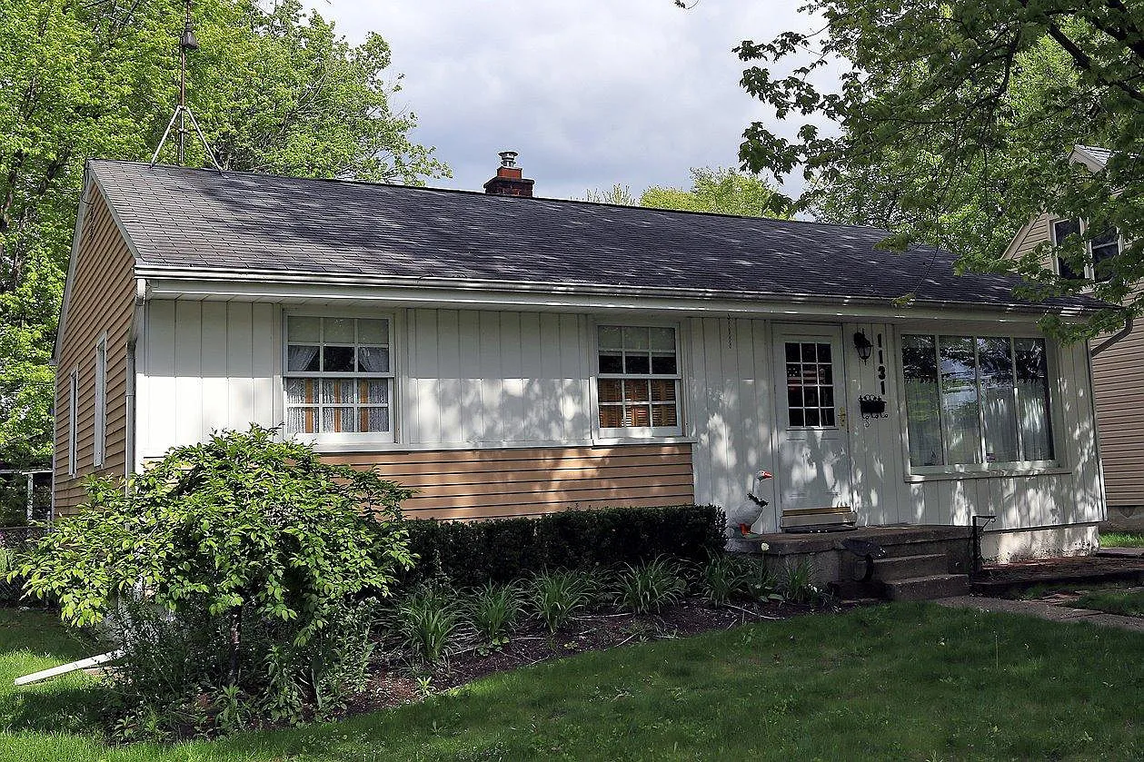 1131 Hull Ave photo 1