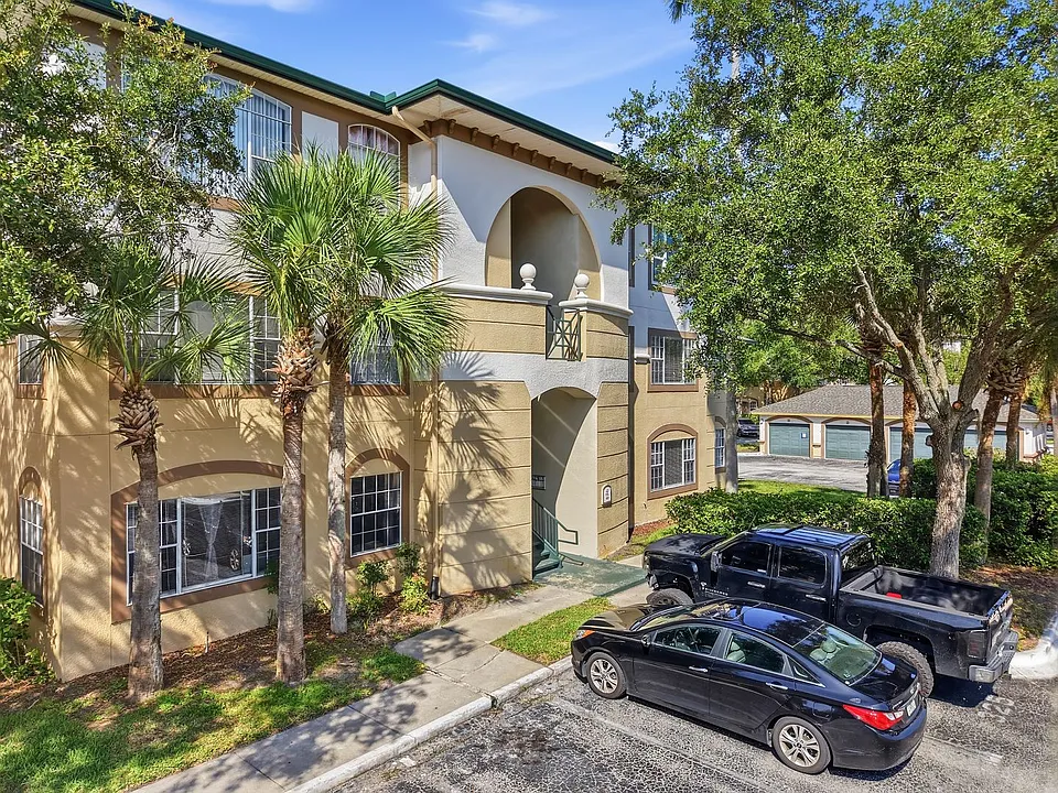 17101 Carrington Park Dr #424