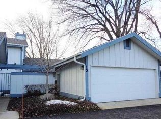 13 W Windsor Ct, Sugar Grove, IL 60554