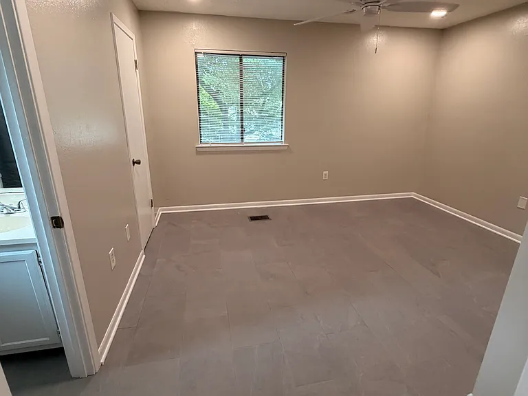 914 Tokalon Ct — Photo 13