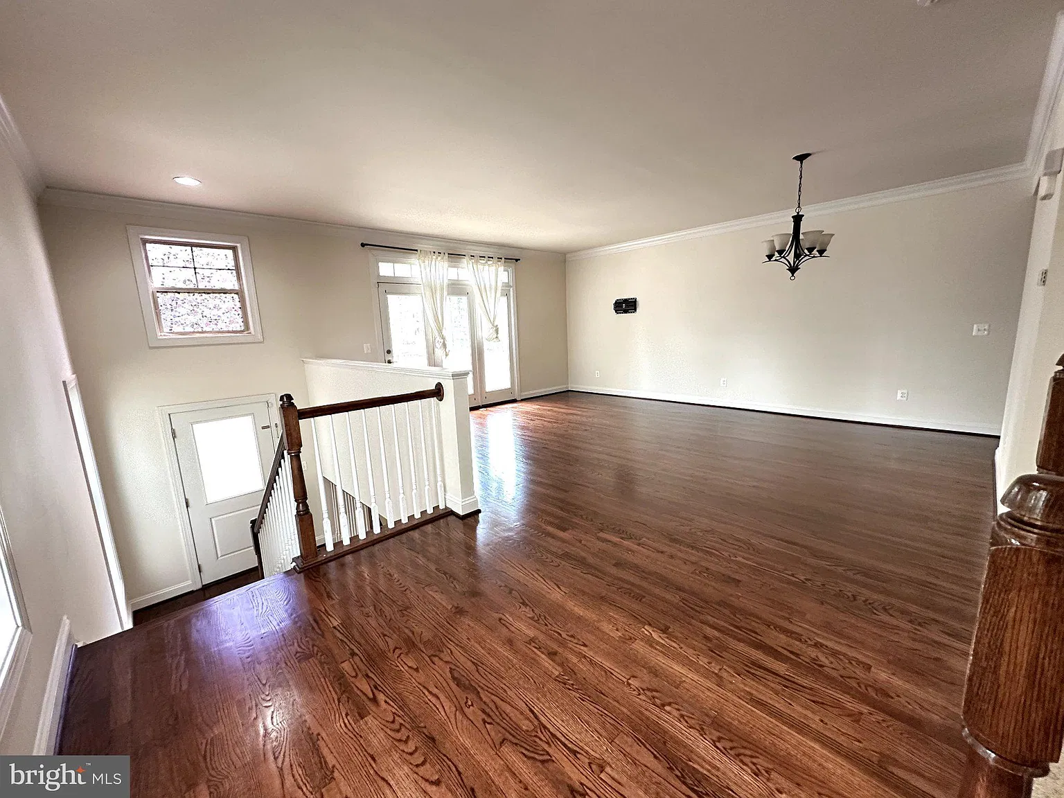 3 bed, 2.5 bath, 2512 sqft, $3,200 — Photo 4