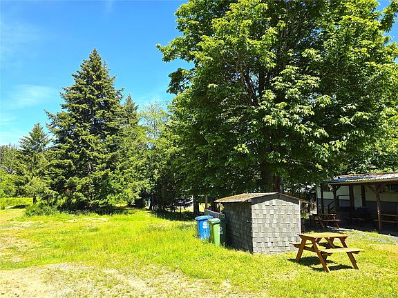 5th image of 2831 Burde St #3