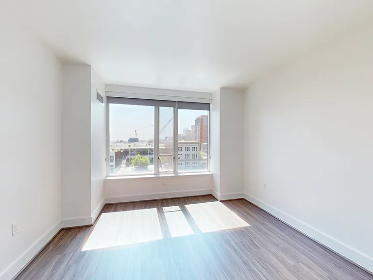 100 Pier 4 — Photo 119