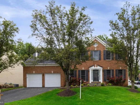 46405 Esterbrook Cir, Sterling, VA 20165