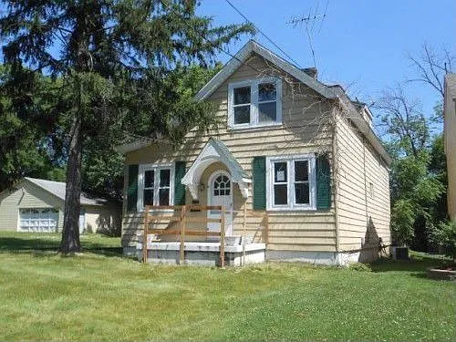 421 Palace Ave photo 1