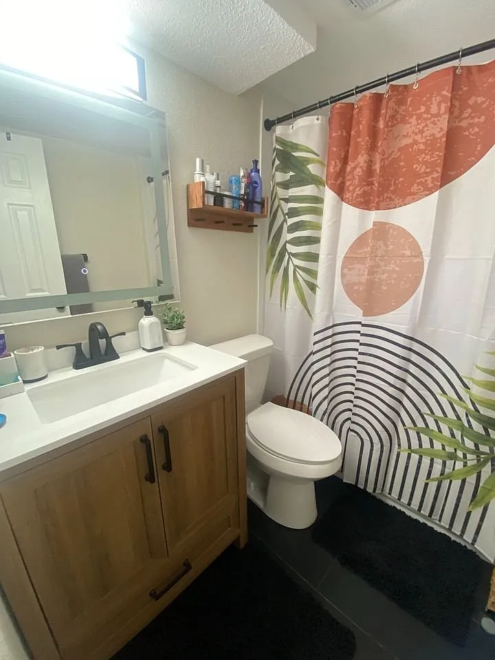 6 bed, 2028 sqft, $725 — Photo 4