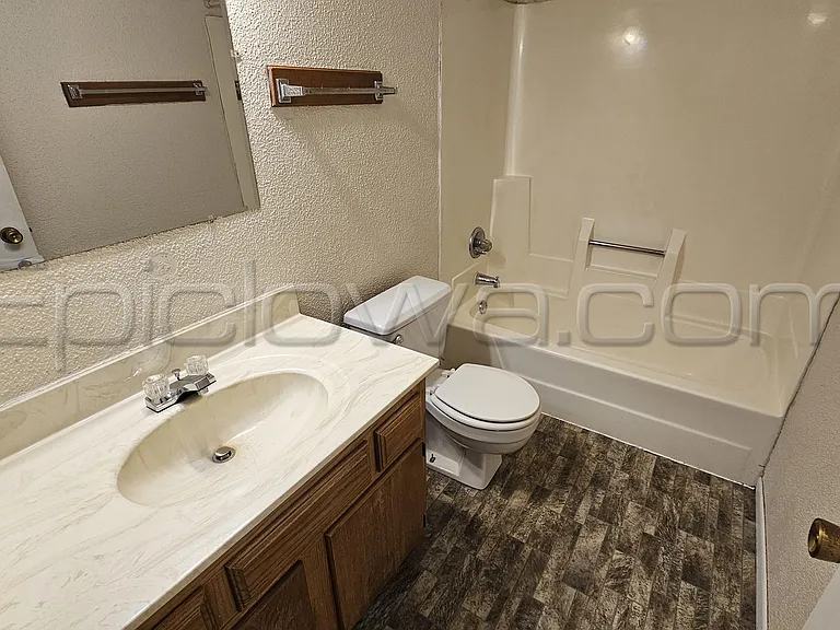 1228 O Avenue Pl NE — Photo 7