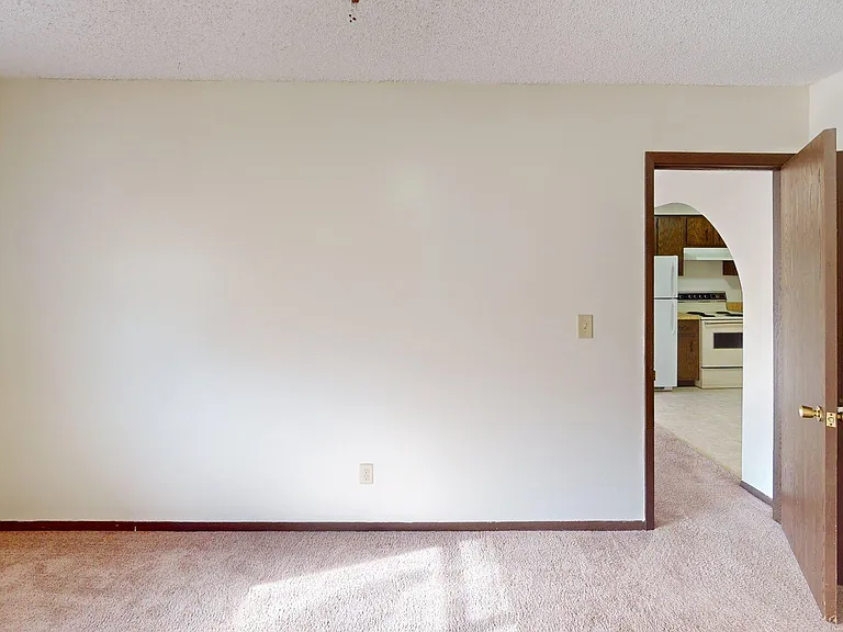 1568 Dogwood Dr — Photo 3